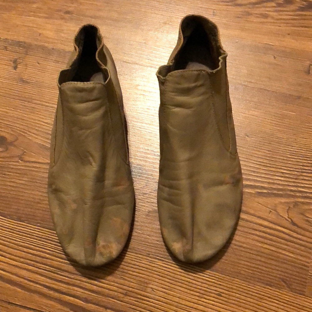 Nude jazz shoes